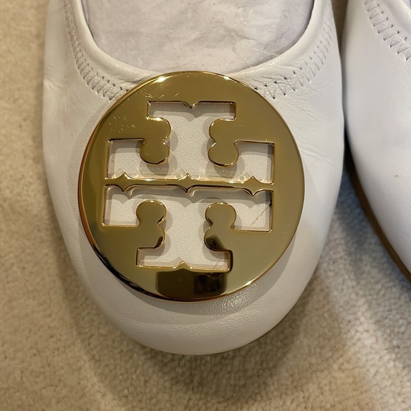 TORY BURCH White with Gold logo CLASSIC REVA BALLET flats in size 10 - Picture 2 of 6